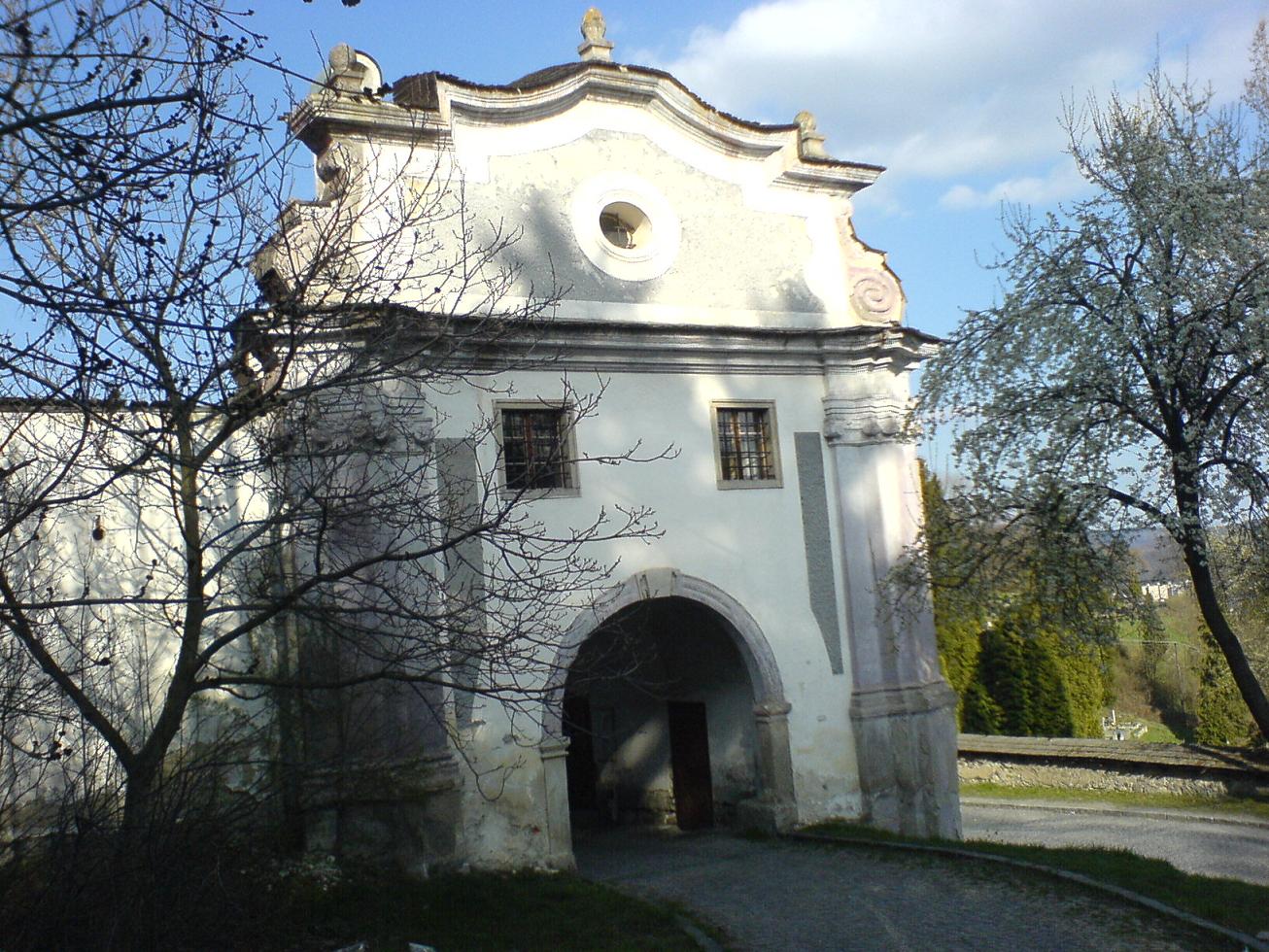 piarska brána.jpg